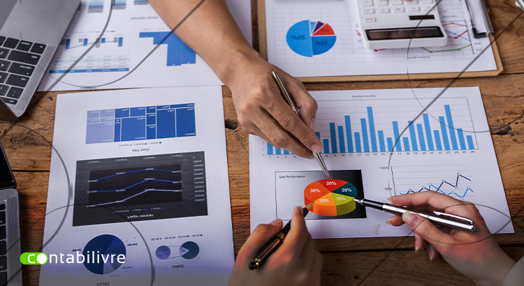 Aprenda como manter a contabilidade da sua empresa em dia com 10 passos práticos e eficazes.